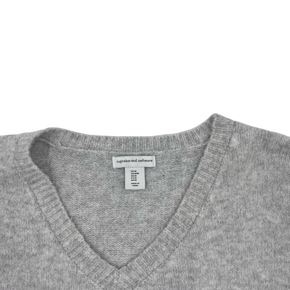 Cupcakes and Cashmere Womens Gray Pink Cozy Heart Love Pullover Sweater Sz M - Picture 9 of 13